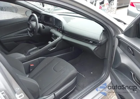 2025 Hyundai Elantra Sel Sport z USA, uszkodzony, nr VIN KMHLM4DG1SU925183